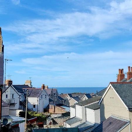 Rhubarb Terrace On The Coast - Sleeps 1-6 Villa Colwyn Bay Buitenkant foto