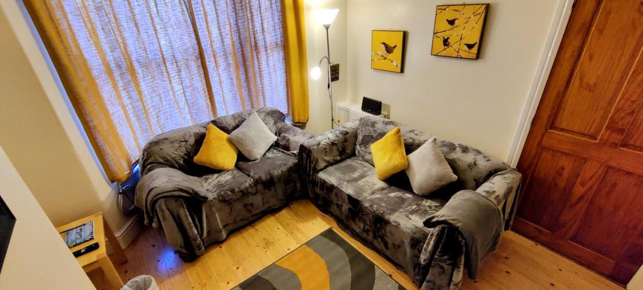 Rhubarb Terrace On The Coast - Sleeps 1-6 Villa Colwyn Bay Buitenkant foto