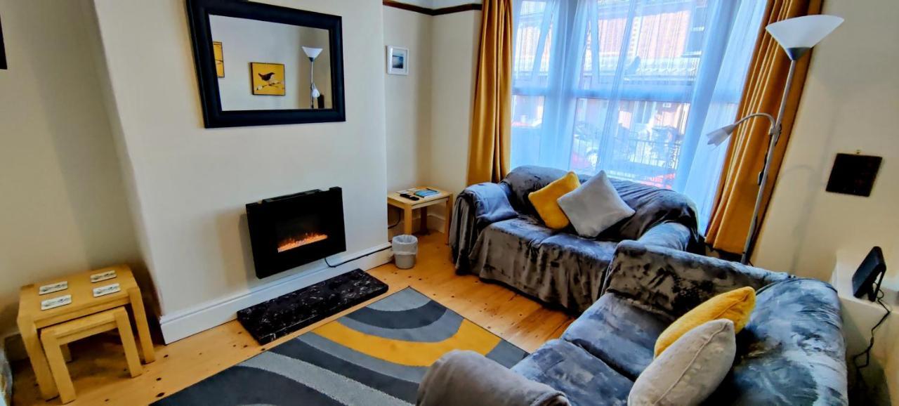 Rhubarb Terrace On The Coast - Sleeps 1-6 Villa Colwyn Bay Buitenkant foto