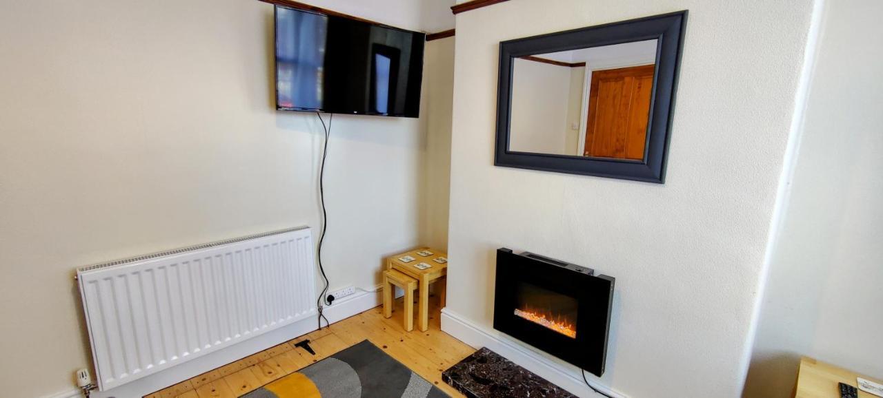 Rhubarb Terrace On The Coast - Sleeps 1-6 Villa Colwyn Bay Buitenkant foto