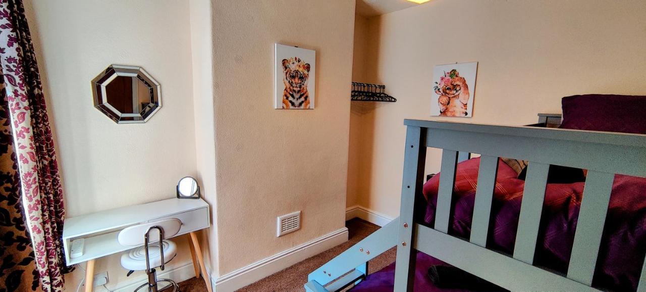 Rhubarb Terrace On The Coast - Sleeps 1-6 Villa Colwyn Bay Buitenkant foto