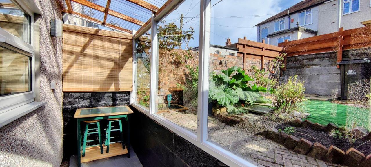 Rhubarb Terrace On The Coast - Sleeps 1-6 Villa Colwyn Bay Buitenkant foto