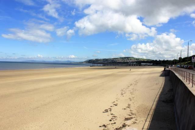 Rhubarb Terrace On The Coast - Sleeps 1-6 Villa Colwyn Bay Buitenkant foto