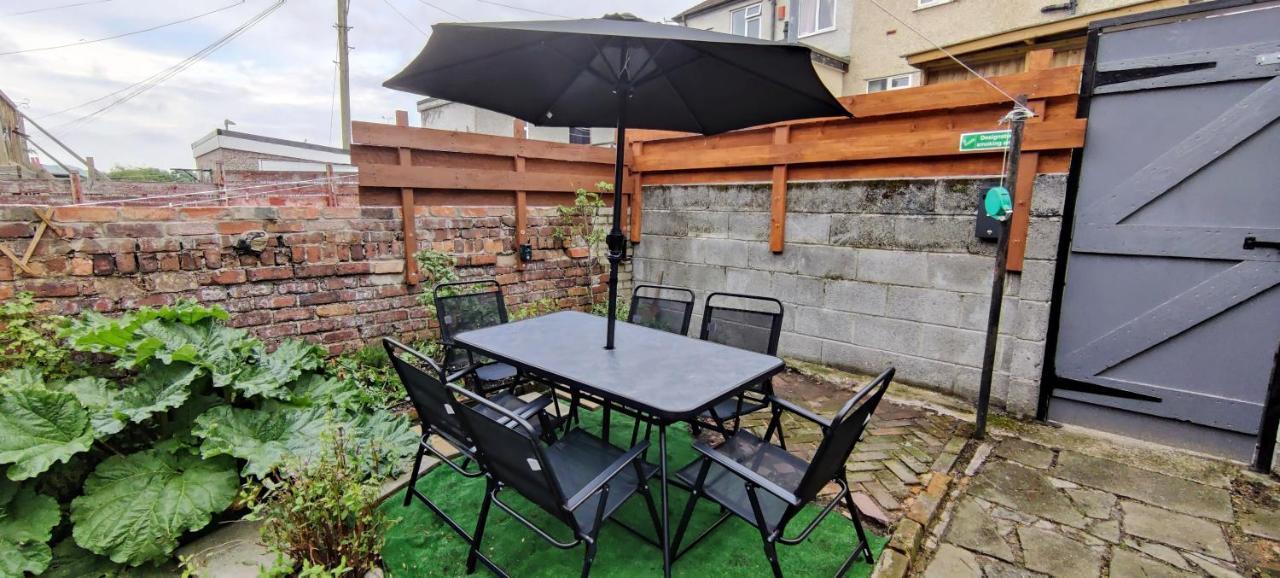 Rhubarb Terrace On The Coast - Sleeps 1-6 Villa Colwyn Bay Buitenkant foto